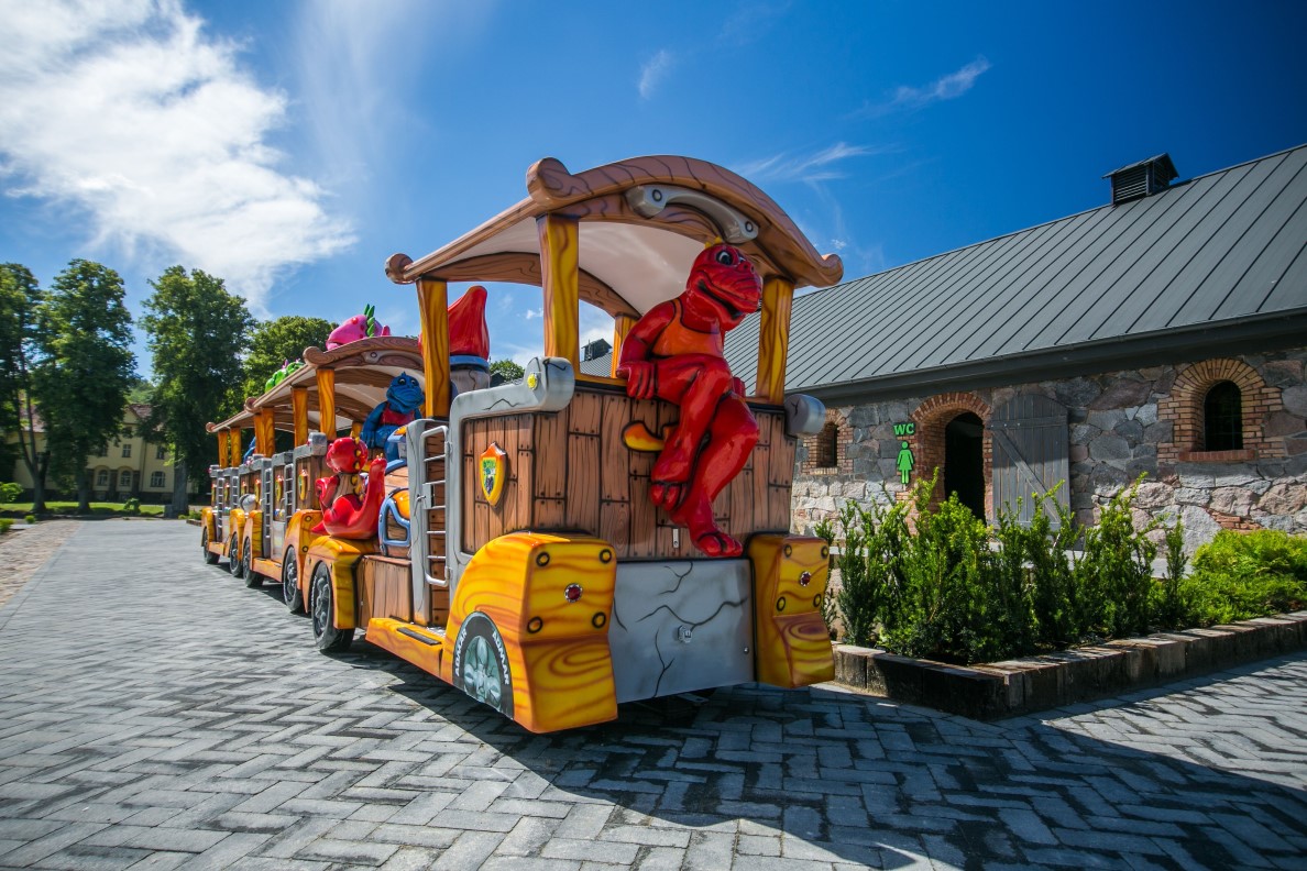 Dino Pociąg – atrakcja w Parku Ewolucji koło Gdańska